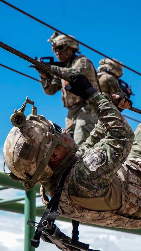 Soldiers using New Glory Tactical Ballistic Goggle